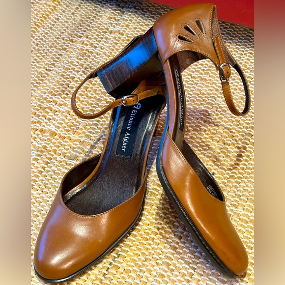 NWOT ETIENNE AIGNER s7 brwn leather heels Cute cut out detail at ankle strap - Picture 2 of 7